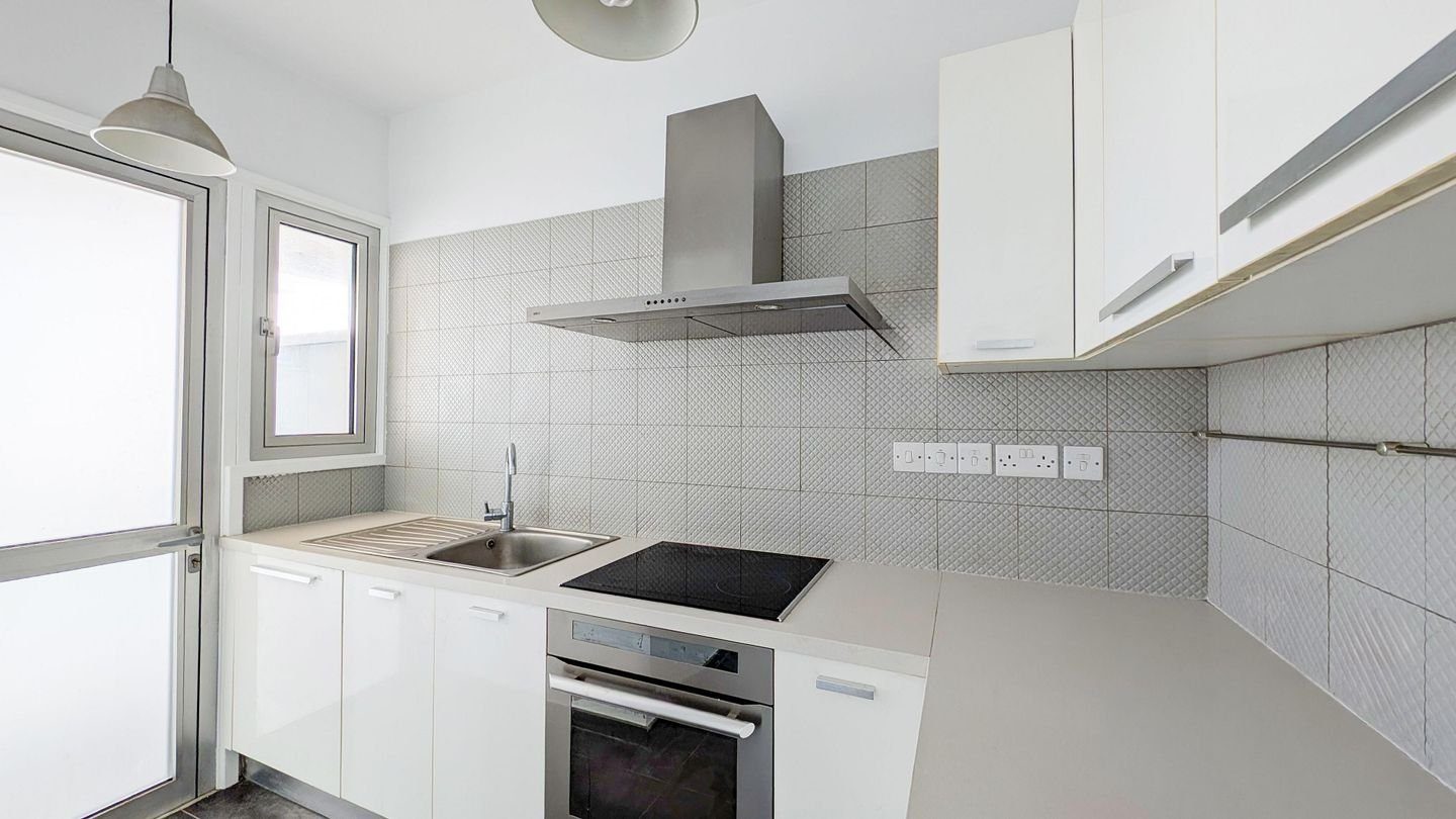 Top Floor Three-bedroom apartment in Agios Vasilios Quarter, Strovolos, Nicosia photo 9