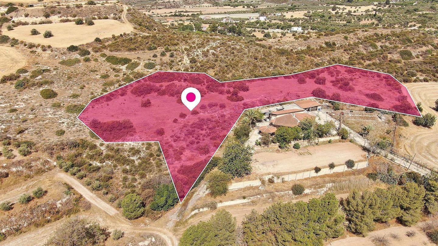 Residential field in Choirokoitia, Larnaca photo 4