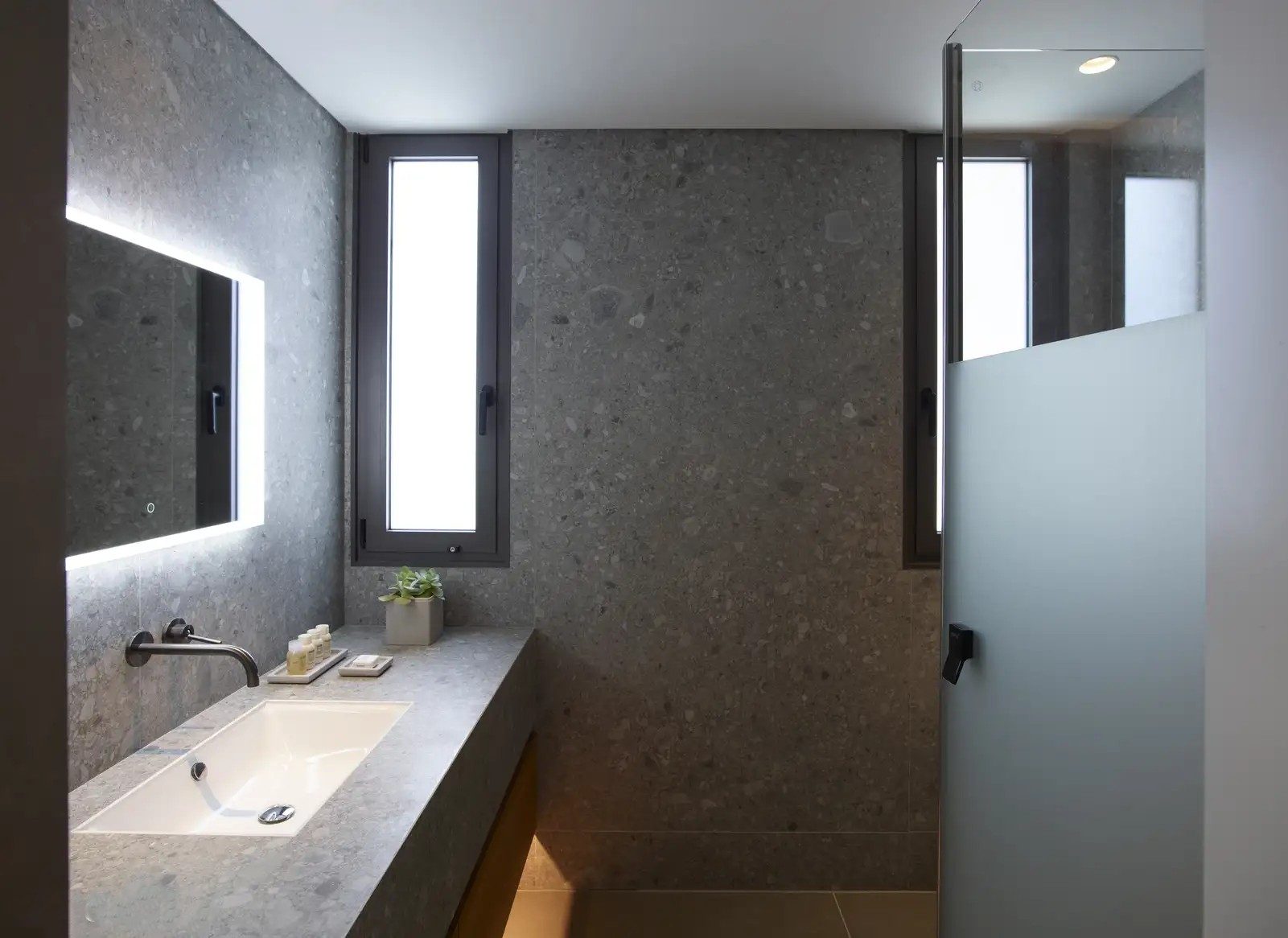 2 BR Luxury Apartment with Sea View in Agios Tychonas, Limassol photo 10