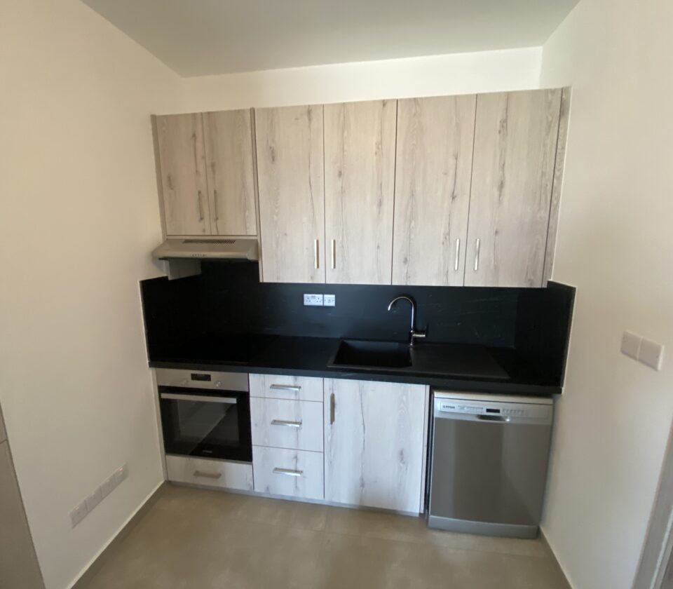 2 BR Apartment in Agios Spyridon, Limassol — photo 4