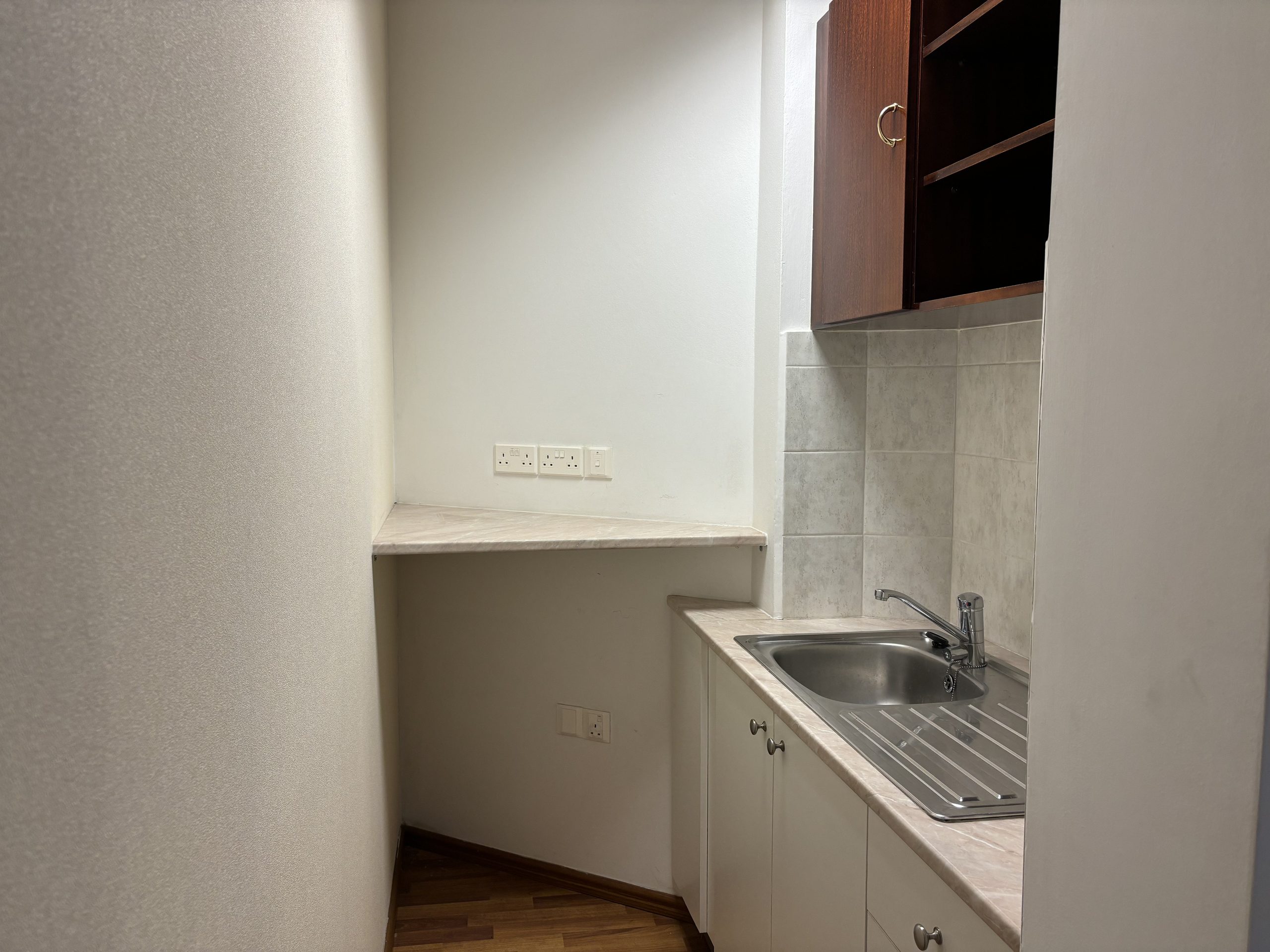 Office in Agia Zoni, Limassol — photo 8
