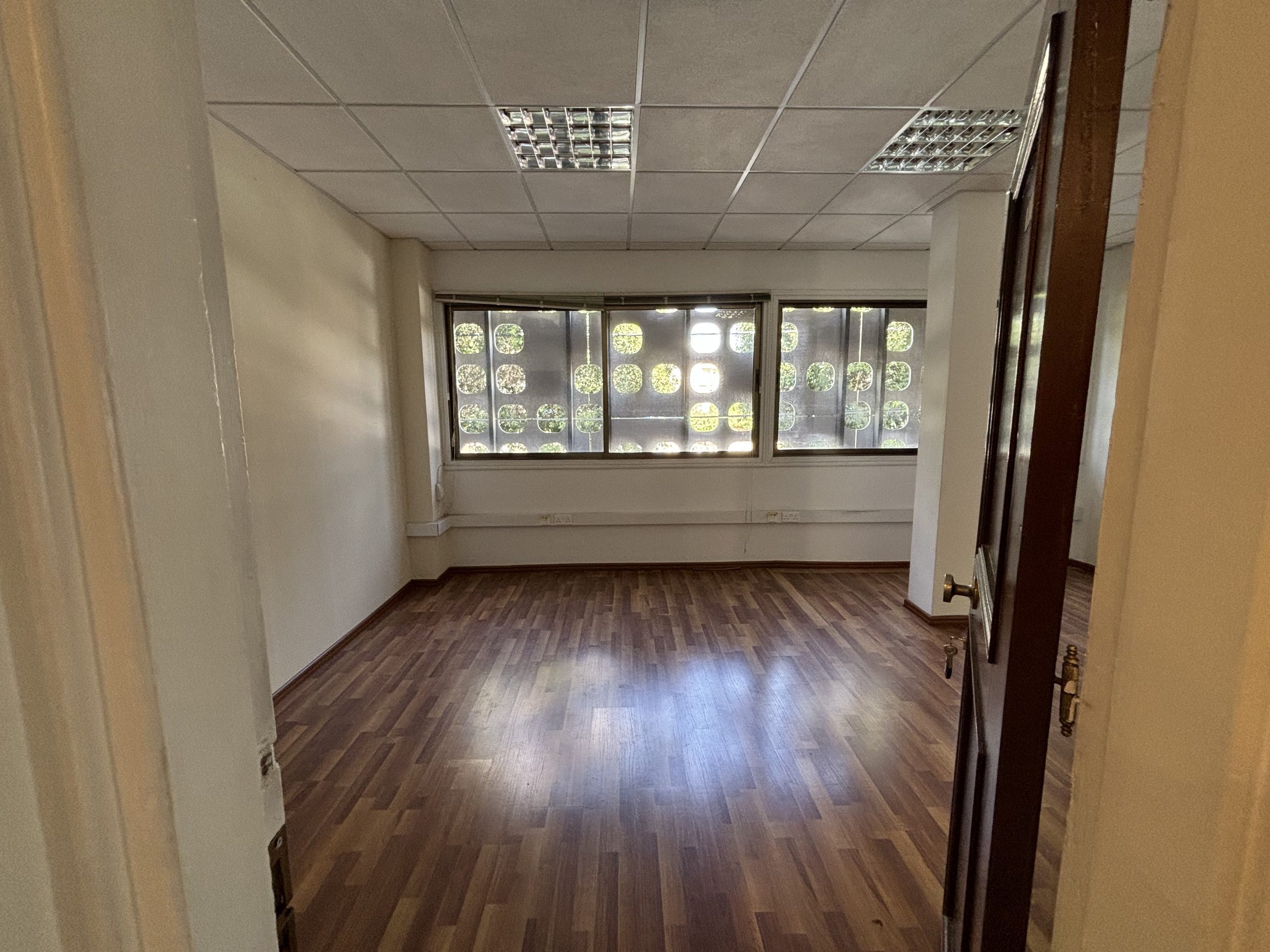 Office in Agia Zoni, Limassol — photo 3