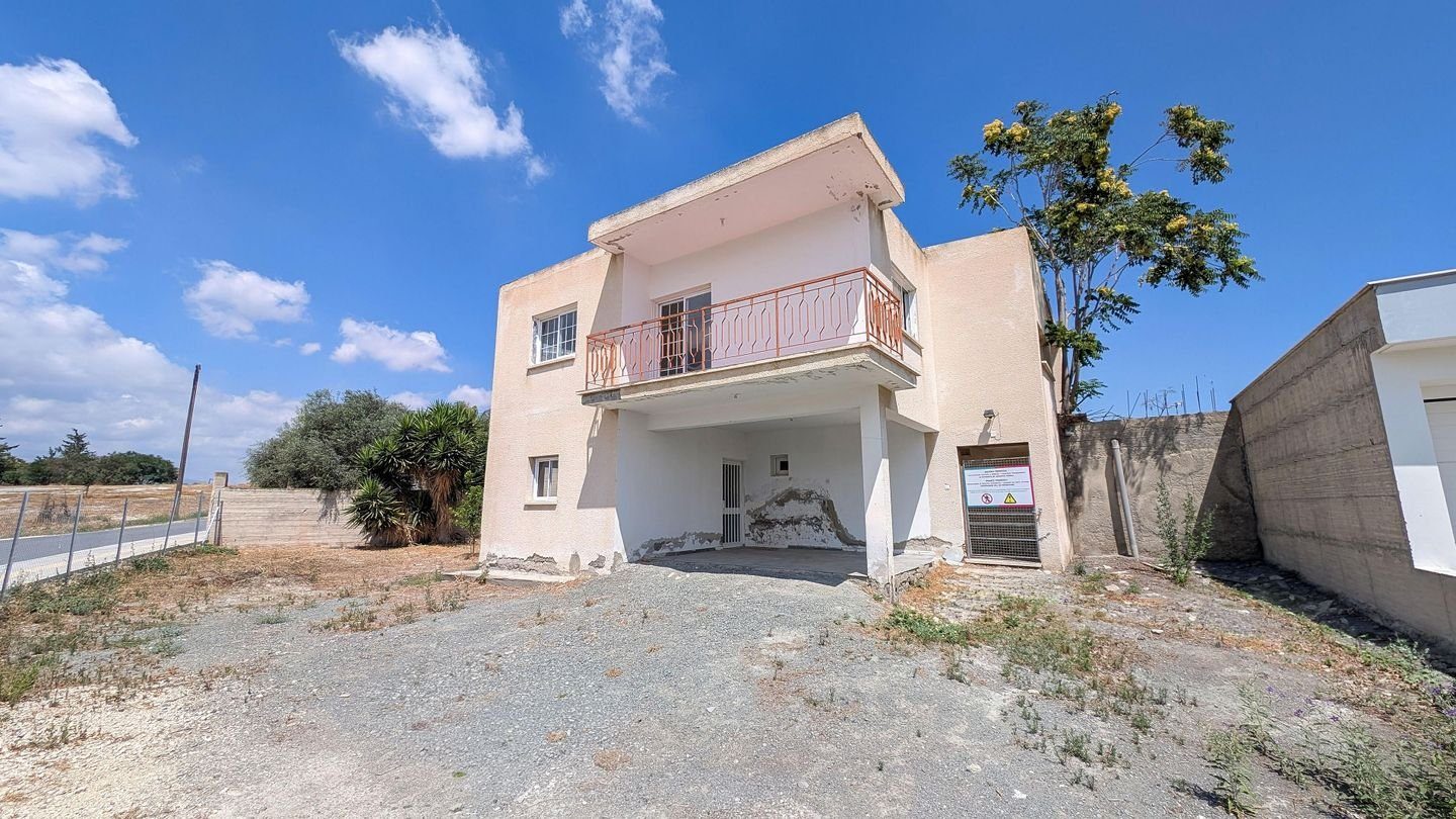 Three-Bedroom Detached House in Lympia, Nicosia photo 11