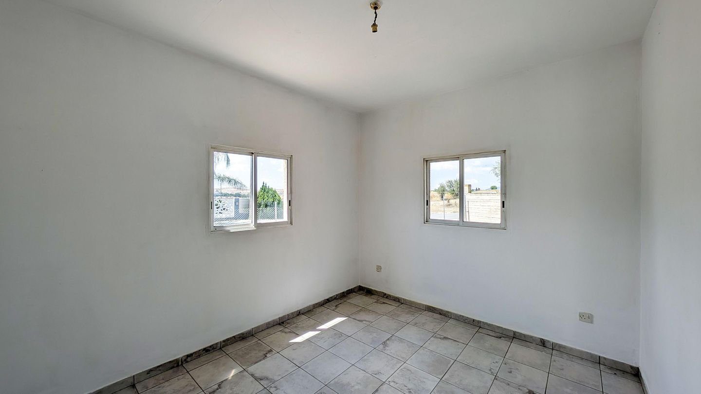 Three-Bedroom Detached House in Lympia, Nicosia photo 8