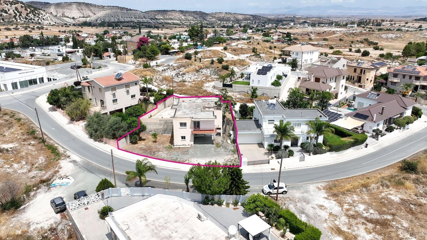 Three-Bedroom Detached House in Lympia, Nicosia photo 1
