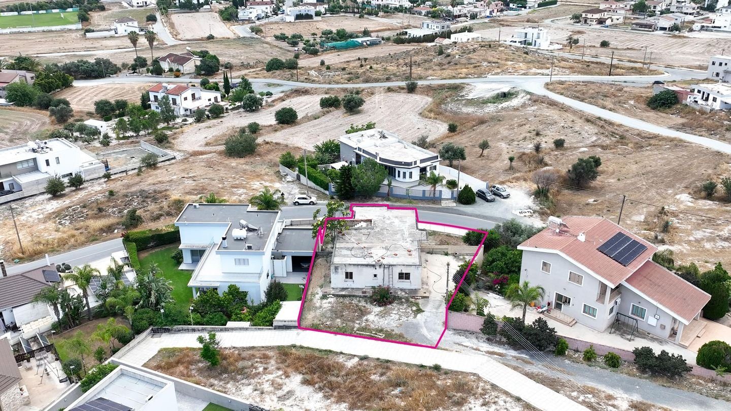 Three-Bedroom Detached House in Lympia, Nicosia photo 8