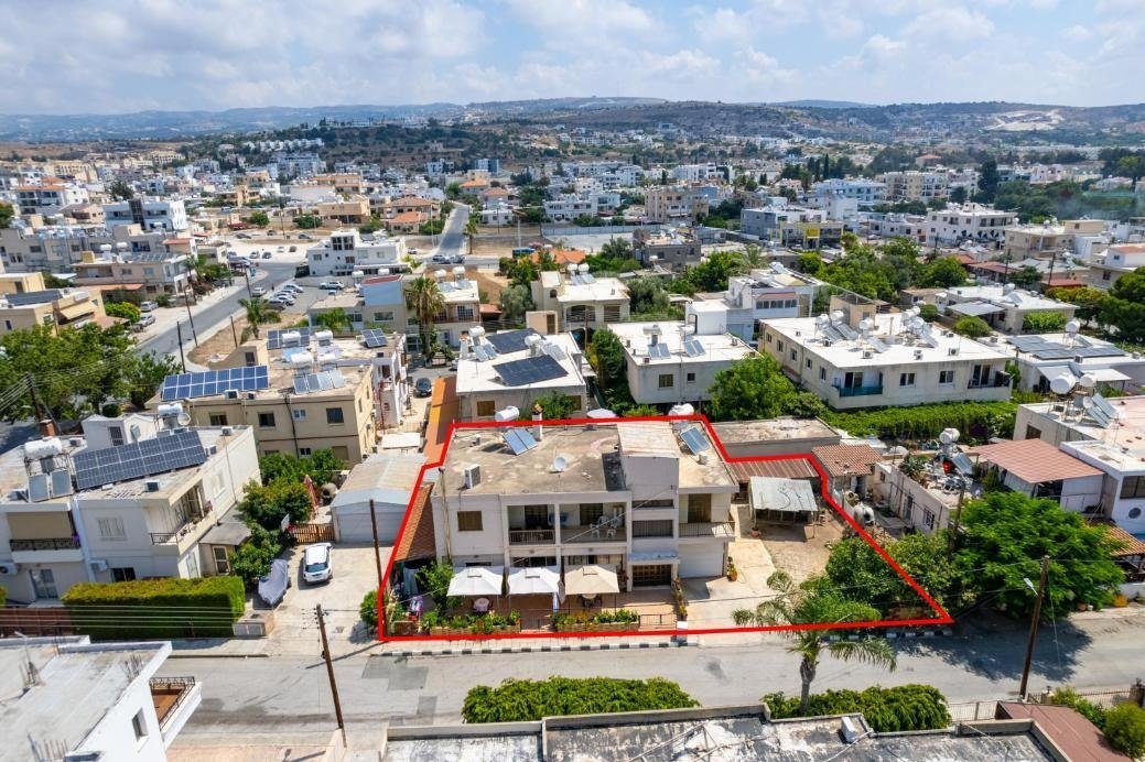 Residential building in Geroskipou, Paphos photo 1