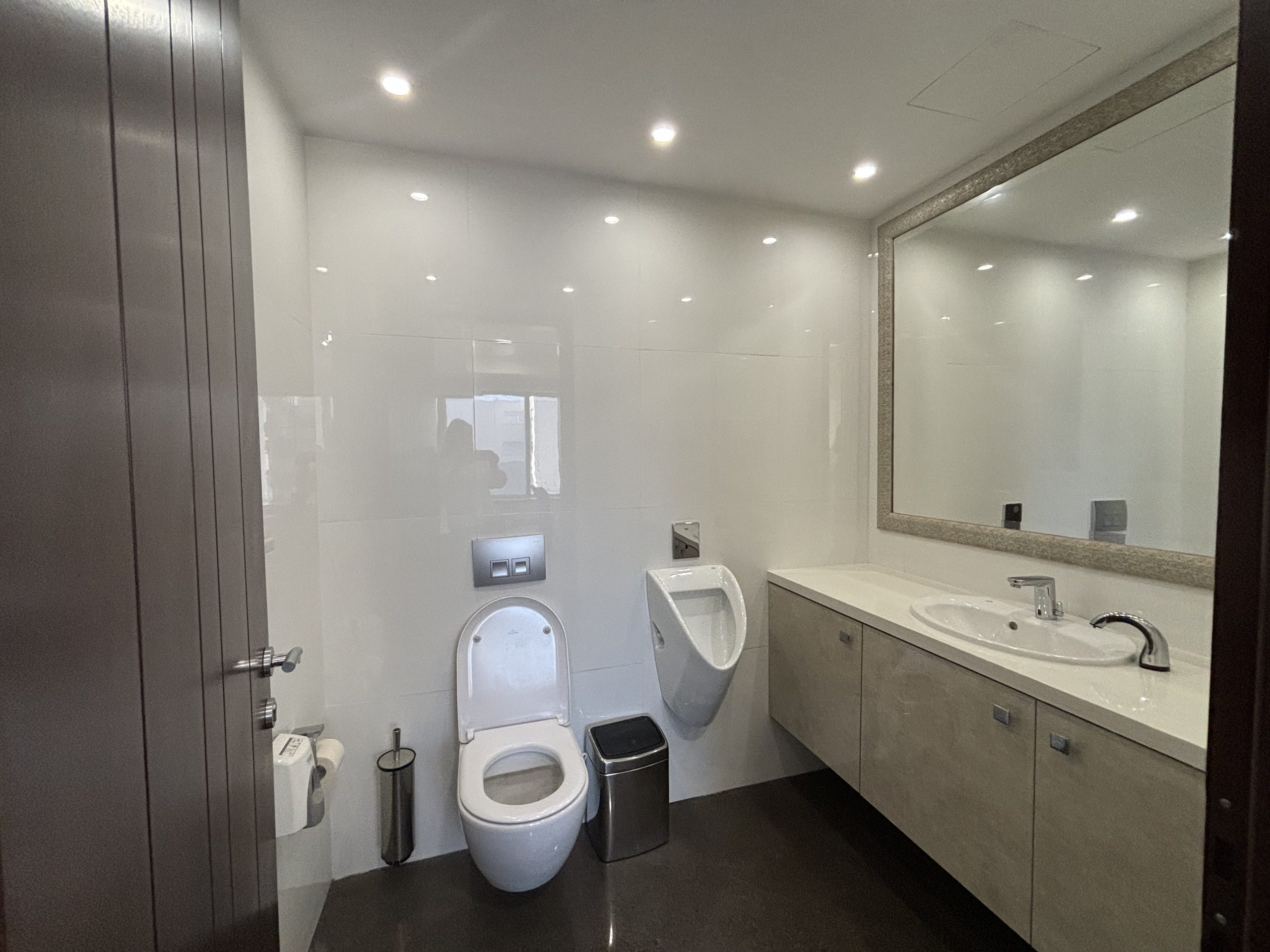 Entire second floor Exquisite Offices in a Luxury office building in Agia Triada, Limassol photo 22