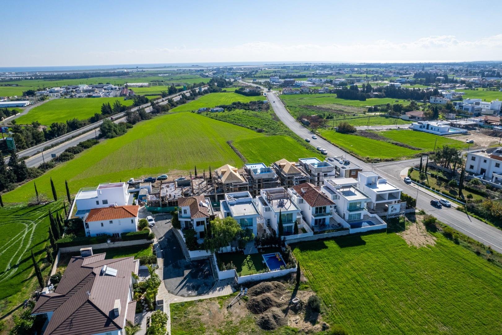 5 BR House in Dromolaxia, Larnaca photo 18