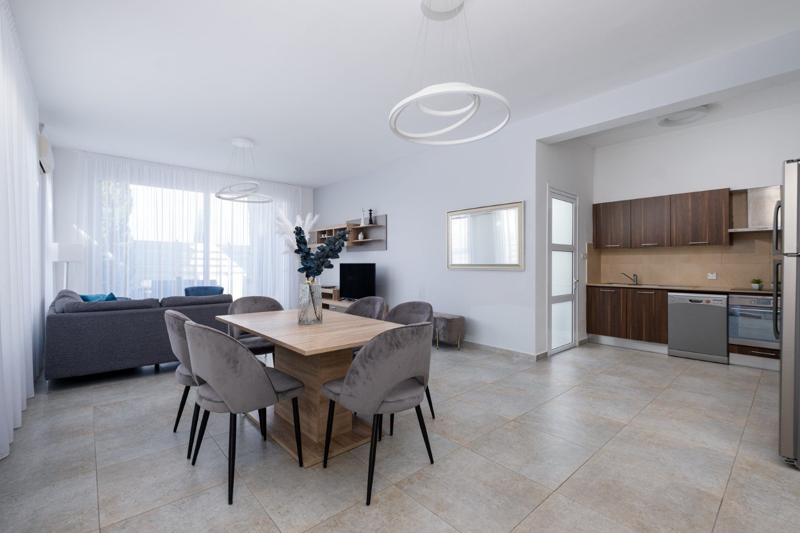 5 BR House in Dromolaxia, Larnaca photo 23