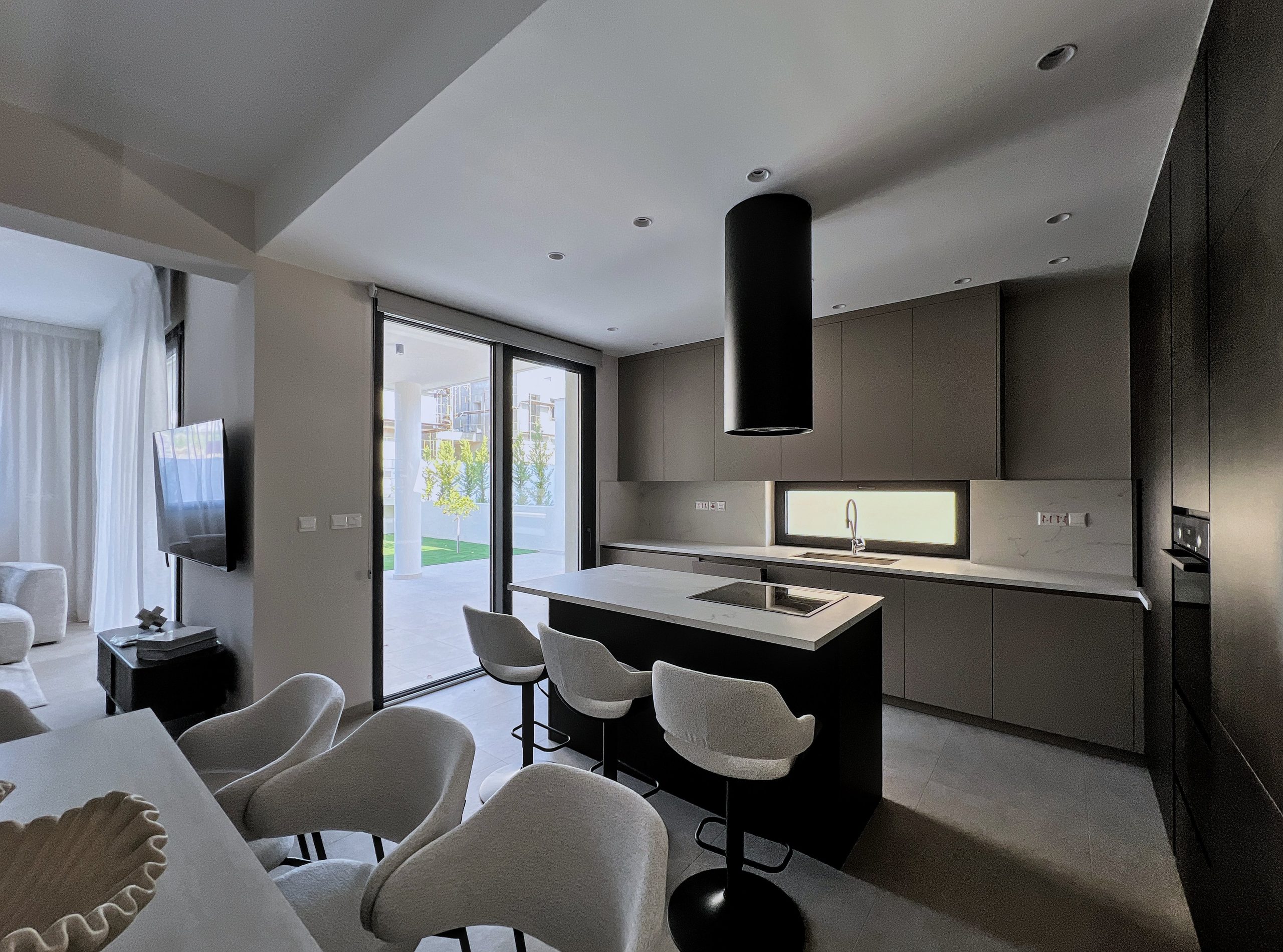 4 BR Villa in Agios Tychonas, Limassol photo 3