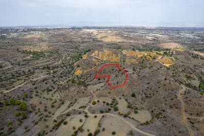 Field in Kapedes, Nicosia thumbnail 3
