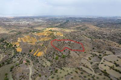 Field in Kapedes, Nicosia thumbnail 2