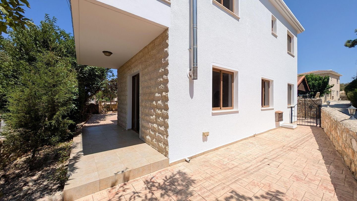 4 BR House in Ineia, Paphos photo 6