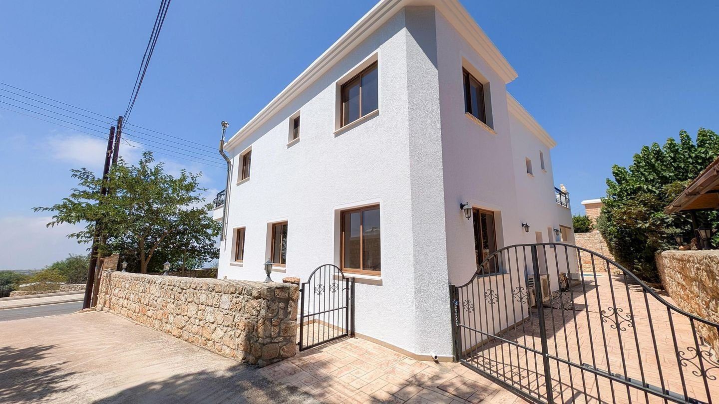 4 BR House in Ineia, Paphos photo 5