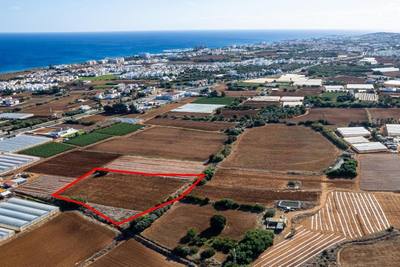 Shared residential field in Paralimni, Famagusta thumbnail 2
