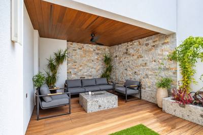 4 BR Villa with Private Swimming Pool in Agios Athanasios, Limassol thumbnail 27