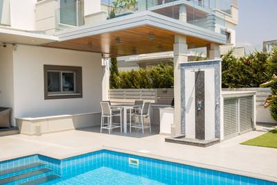 4 BR Villa in Agios Tychonas, Limassol thumbnail 3