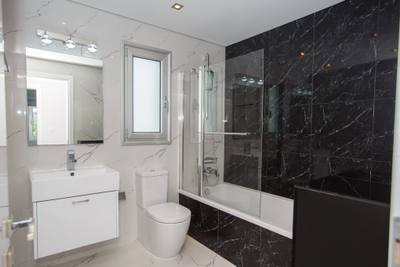 4 BR Villa in Agios Tychonas, Limassol thumbnail 16