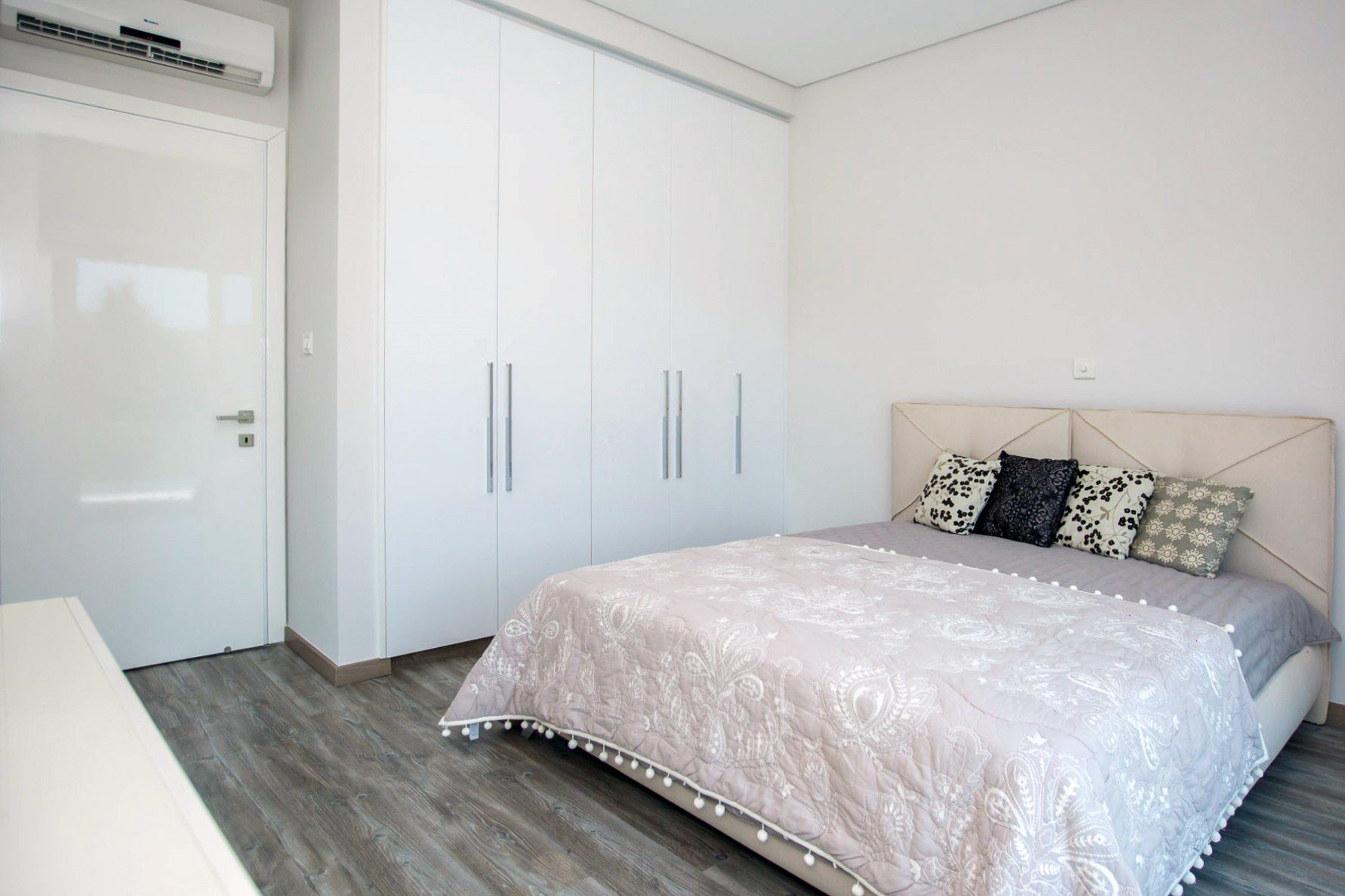 4 BR Villa in Agios Tychonas, Limassol photo 11