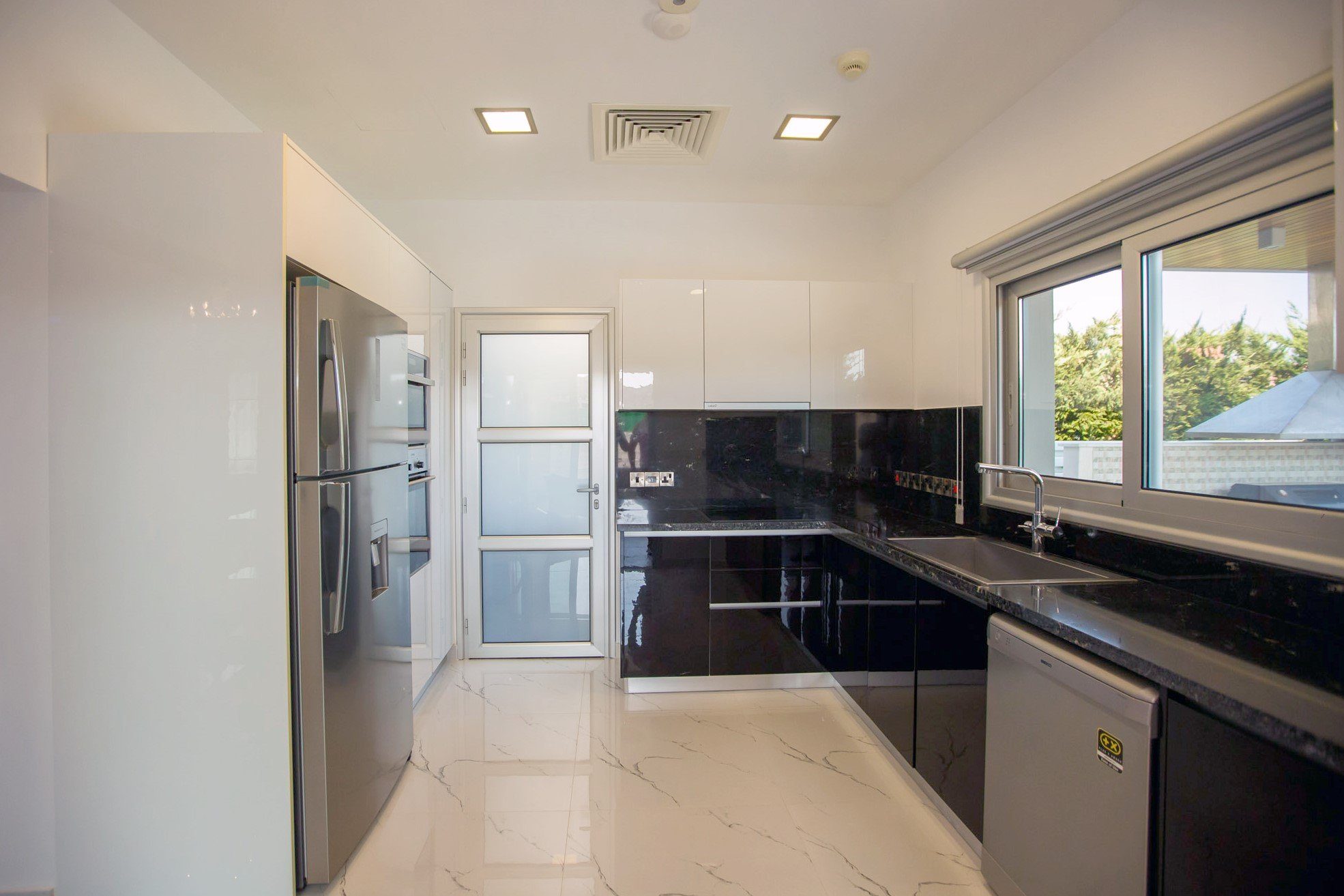 4 BR Villa in Agios Tychonas, Limassol — photo 8