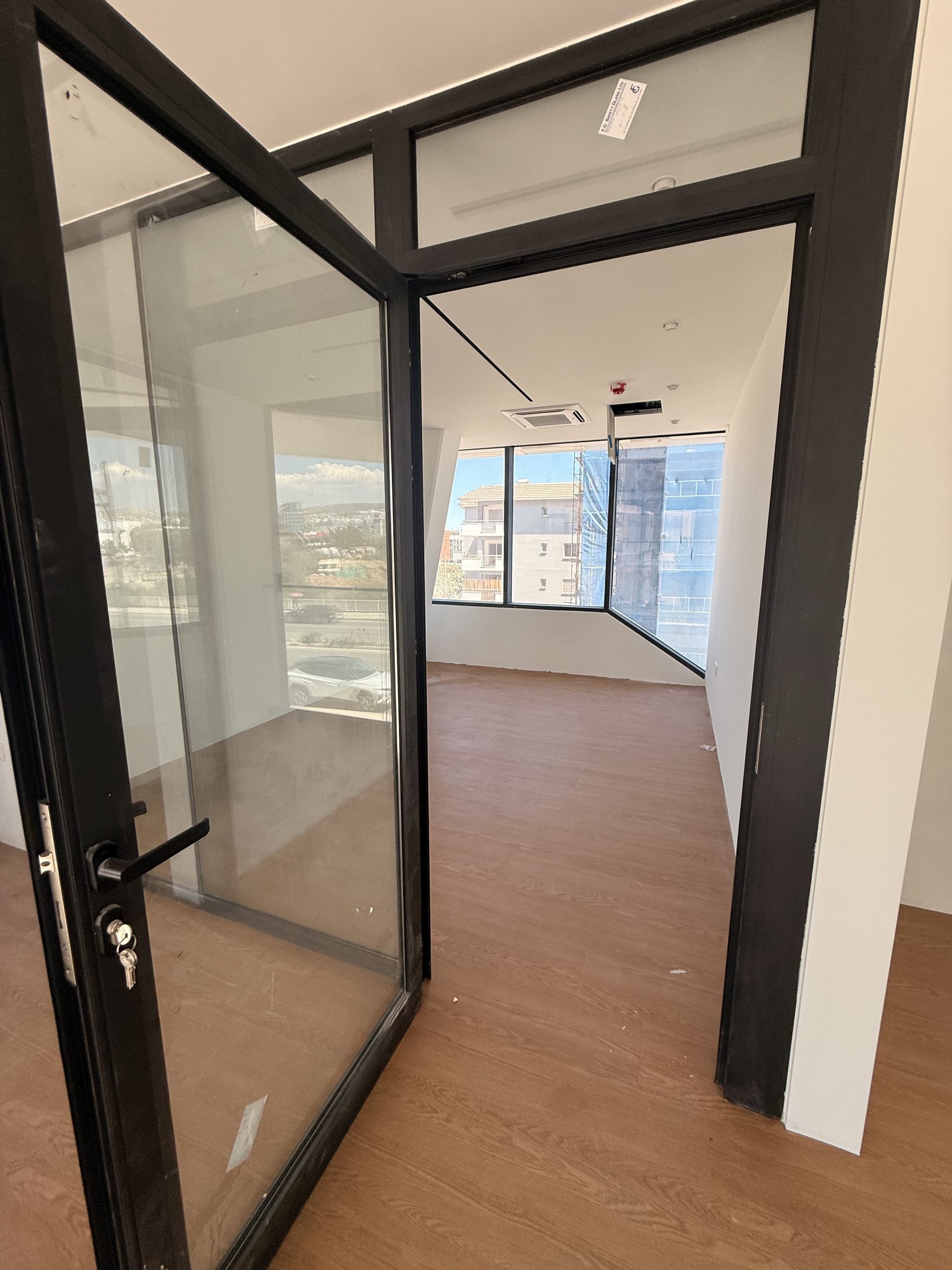 Ground Floor + Mezzanine in Mesa Geitonia, Limassol photo 9