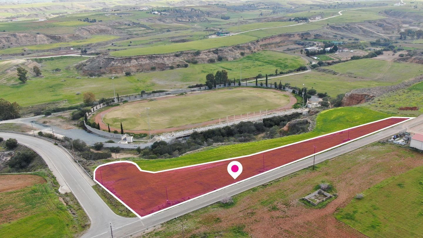 Residential Field, Palaiometocho photo 2