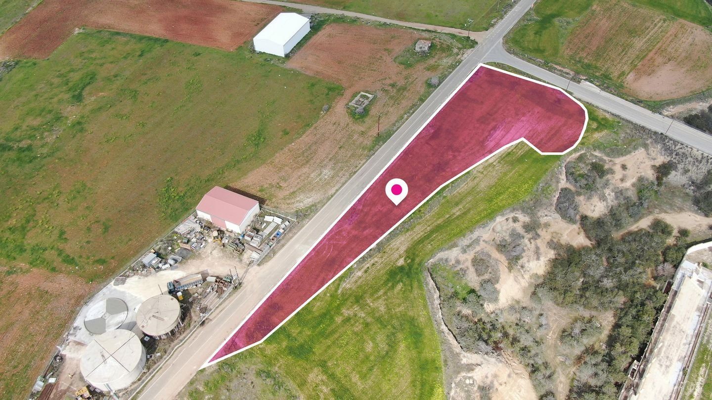 Residential Field, Palaiometocho photo 1