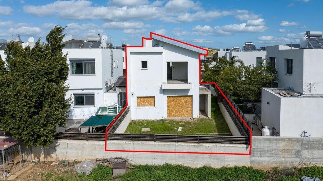 3 bedroom incomplete house in Latsia, Nicosia photo 2