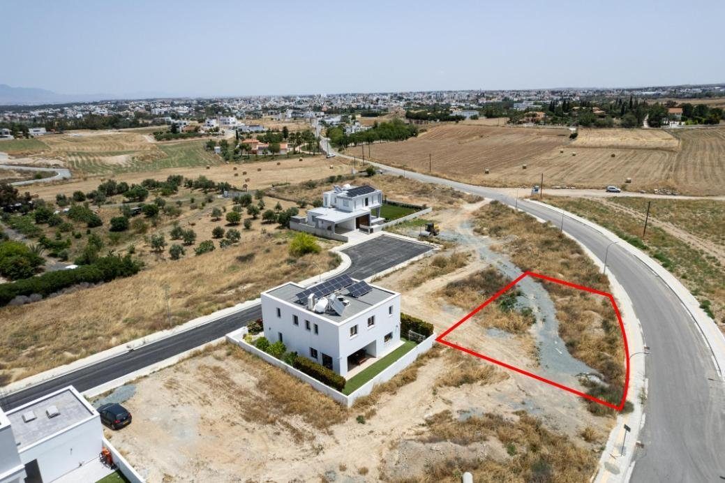 Residential plot under division in Latsia, Nicosia photo 3
