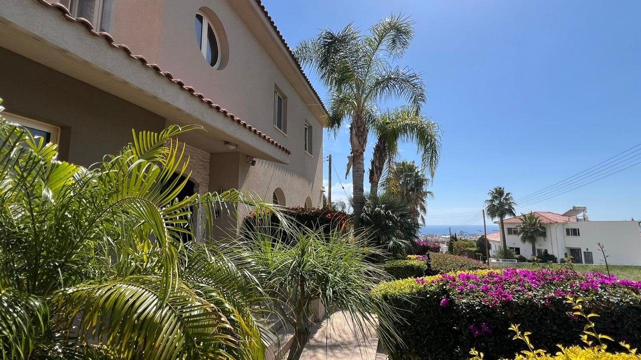5 BR Villa in Agios Athanasios, Limassol