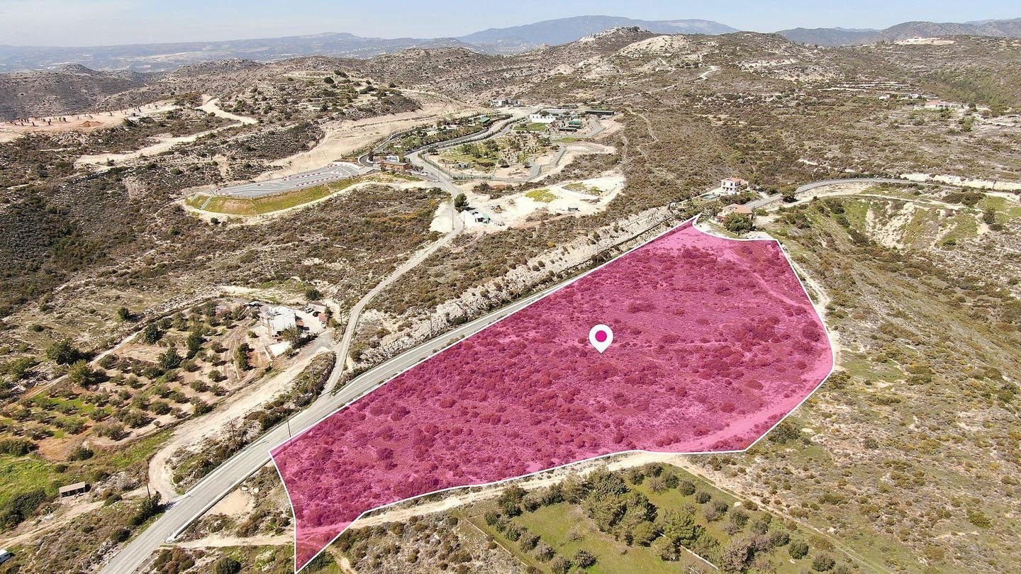 (Share) Field in Ag. Athanasios Municipality, Limassol photo 1