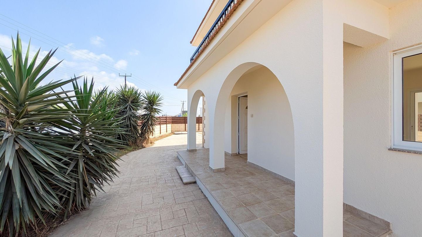 Two-bedroom house with swimming pool in Xylofagou, Larnaca photo 9