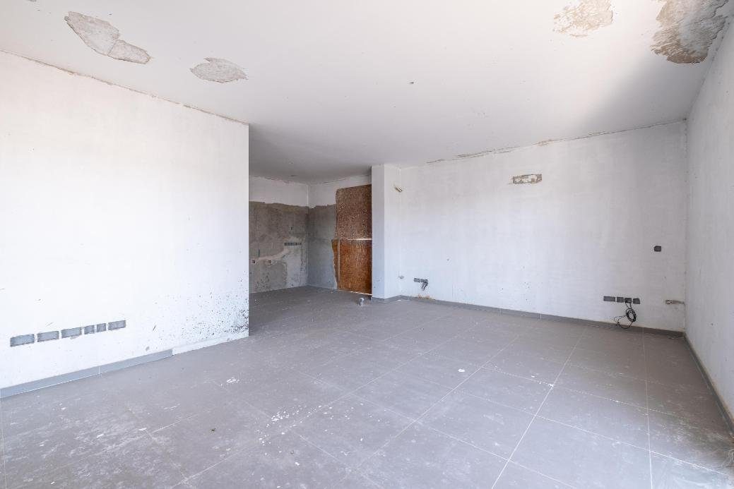 Incomplete 3 bedroom apartment in Aglantzia, Nicosia photo 9