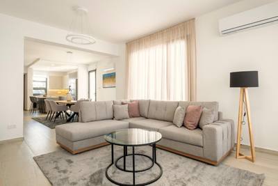 4 BR Detached house in Oroklini, Larnaca thumbnail 14