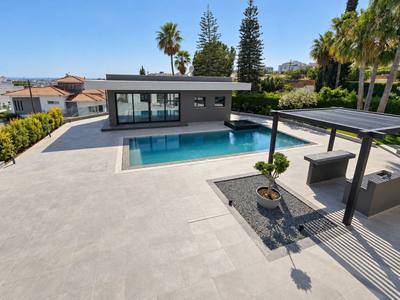 6 BR Villa with Private Swimming Pool in Agios Athanasios, Limassol thumbnail 8