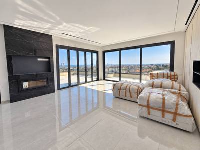 6 BR Villa with Private Swimming Pool in Agios Athanasios, Limassol thumbnail 5