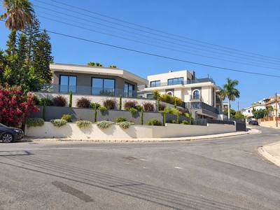 6 BR Villa with Private Swimming Pool in Agios Athanasios, Limassol thumbnail 11