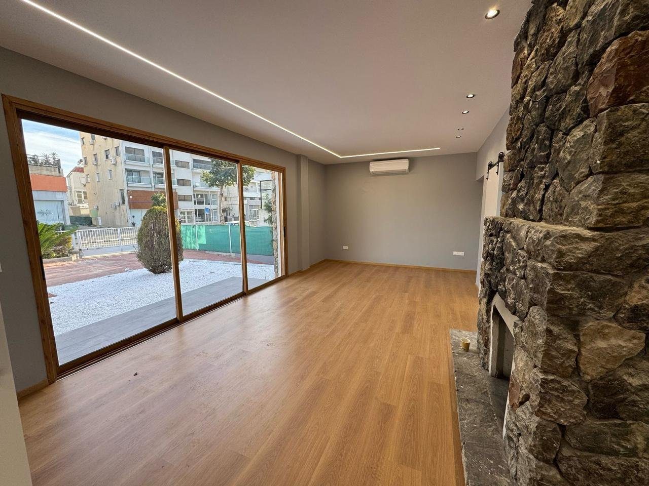 Fully renovated Office in Agios Georgios, Limassol — photo 4
