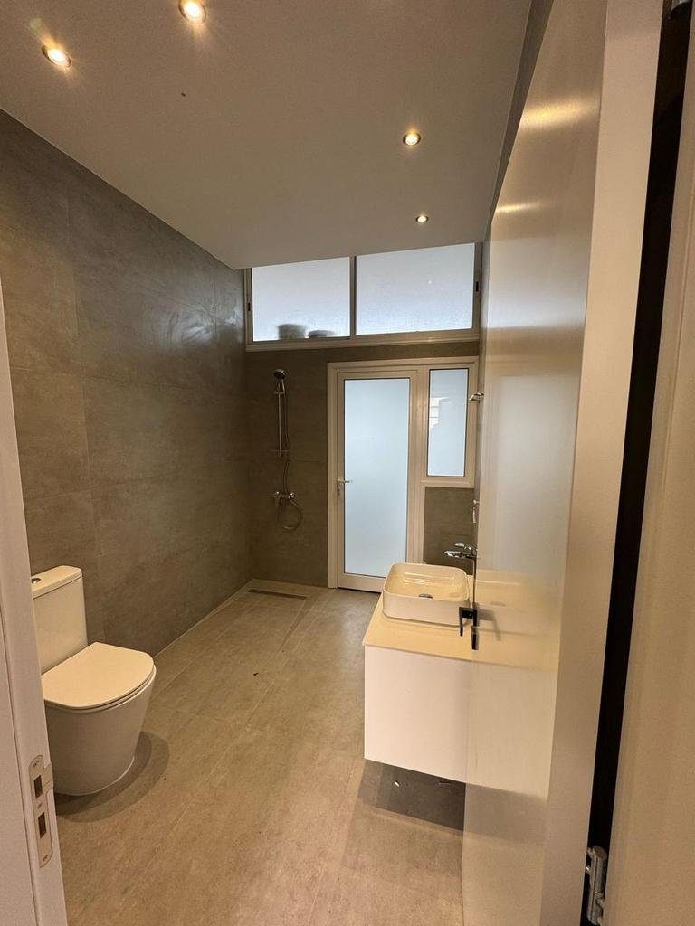 Fully renovated Office in Agios Georgios, Limassol photo 18