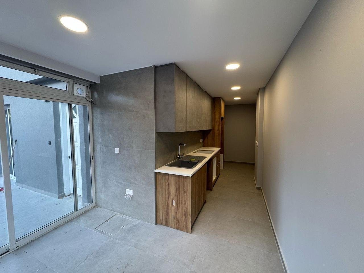 Fully renovated Office in Agios Georgios, Limassol — photo 7