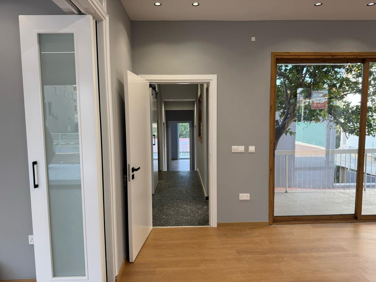 Fully renovated Office in Agios Georgios, Limassol — photo 3