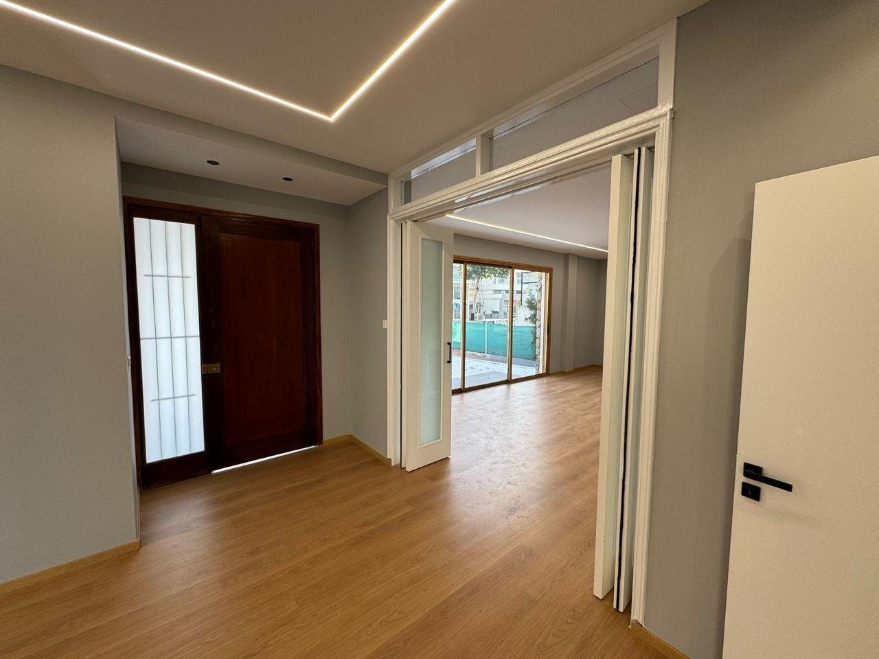 Fully renovated Office in Agios Georgios, Limassol — photo 2