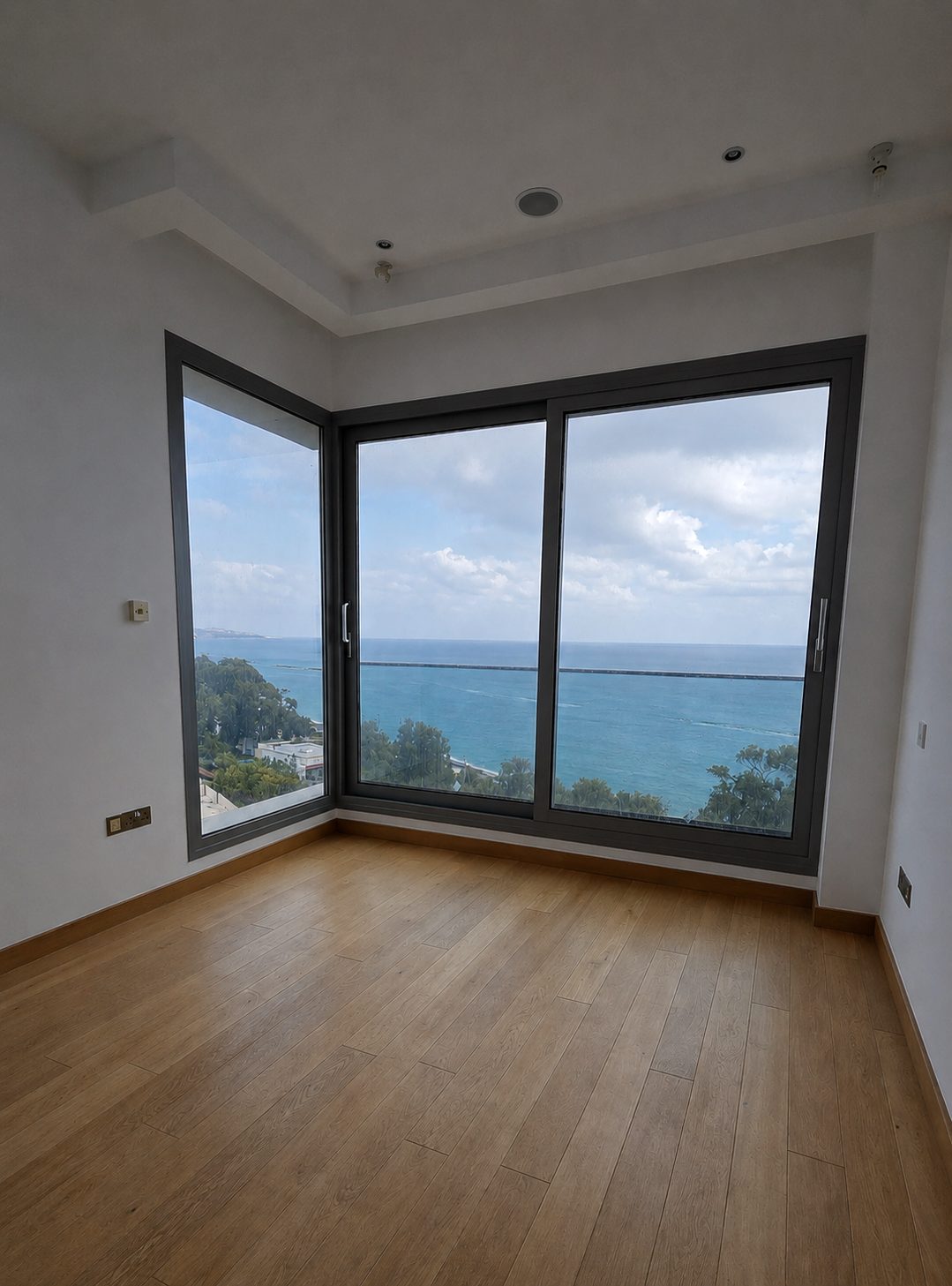 3 BR Apartment in Agios Tychonas, Limassol photo 5