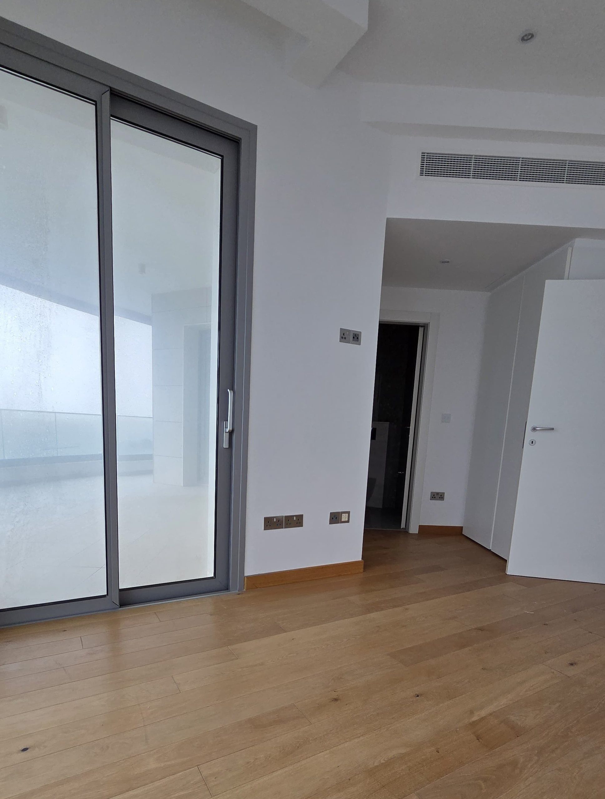 3 BR Apartment in Agios Tychonas, Limassol photo 8