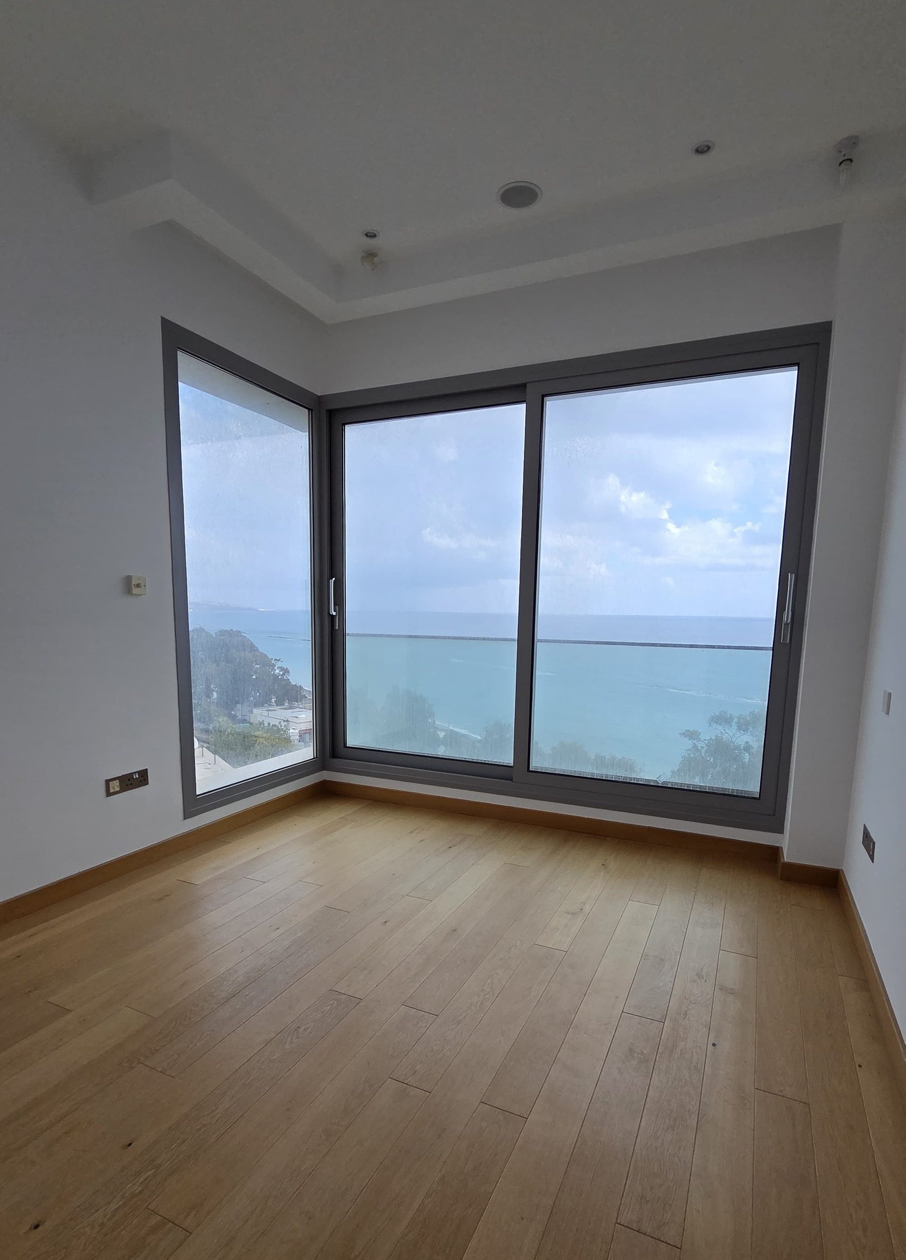 3 BR Apartment in Agios Tychonas, Limassol photo 5