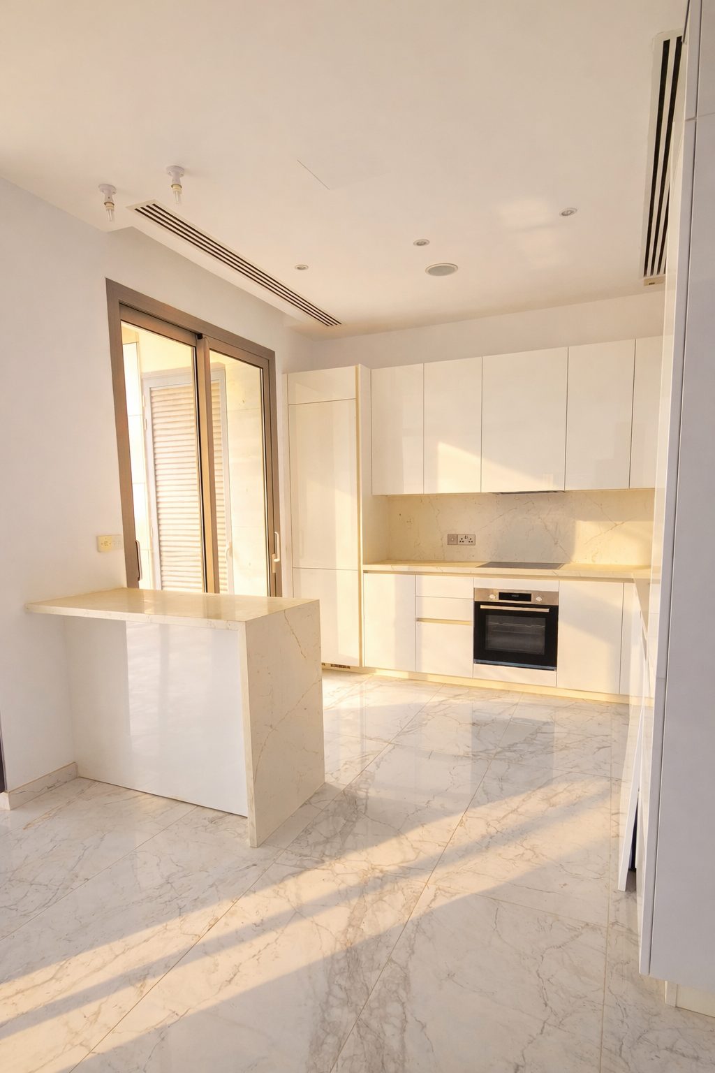3 BR Apartment in Agios Tychonas, Limassol photo 3