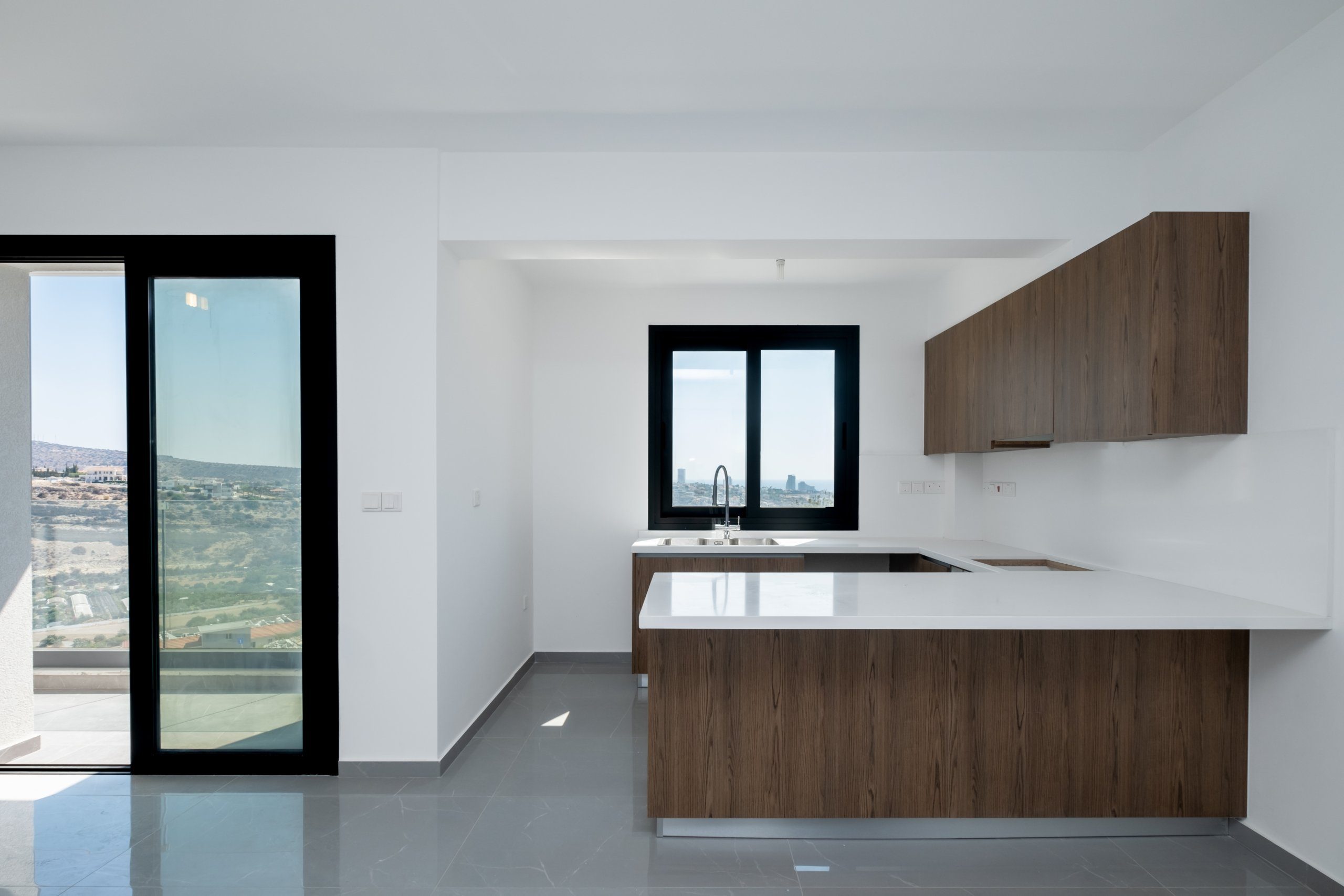 2 BR Apartment in Germasogeia, Limassol photo 5