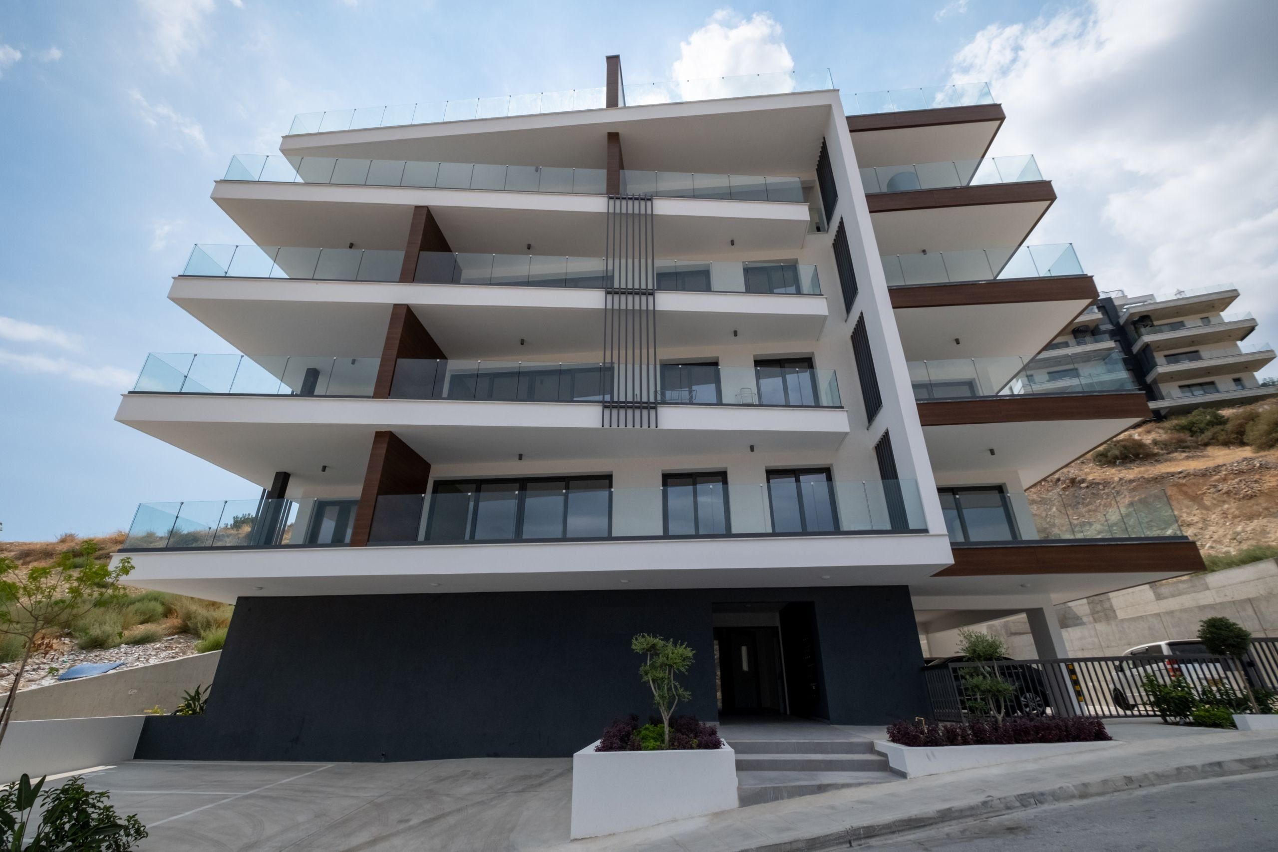 2 BR Apartment in Germasogeia, Limassol photo 3