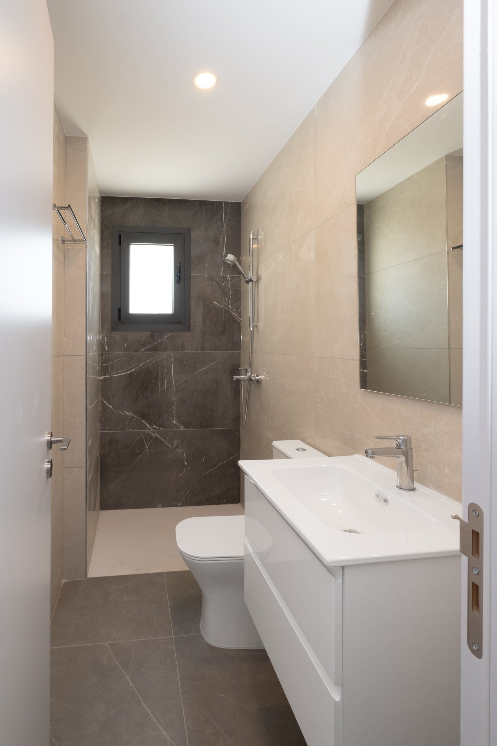 2 BR Apartment in Germasogeia, Limassol photo 11